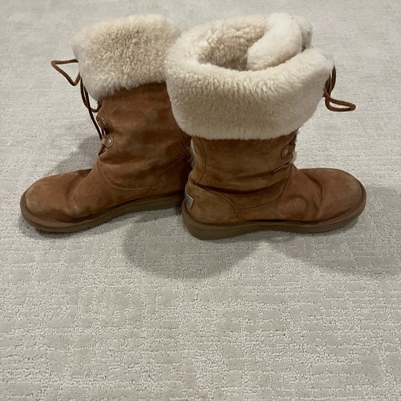 UGG Tan and Cream Winter Boots with Plush Lining women’s  size 8 - Picture 2 of 5